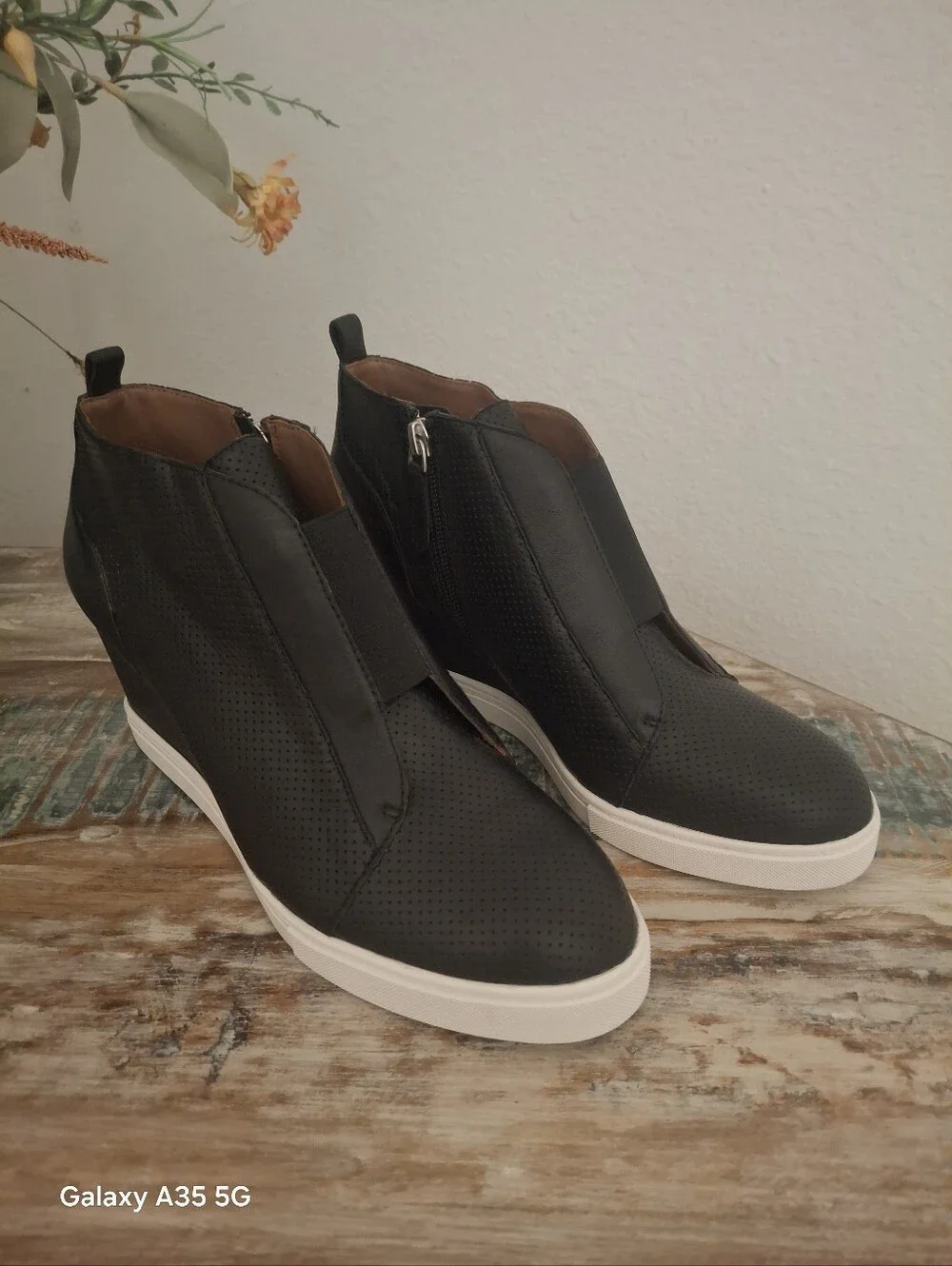 Linea Paolo Felicia Wedge Sneaker Black Platform Shoes Bootie Womens Size: 8.5M